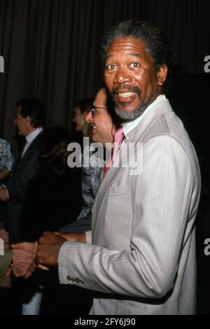 Morgan Freeman durante l'annuale Academy Awards Oscar Nominees pranzo al Beverly Hilton Hotel di Beverly Hills 20 marzo 1990. Credito: Ralph Dominguez/MediaPunch Foto Stock