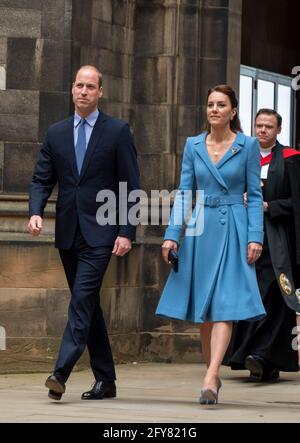 Edimburgo, Scozia, Regno Unito. Giovedì 27 maggio 2021 Assemblea Generale della Chiesa di Scozia 2021: Giorno 5. Giovedì 27 maggio. Sua Grazia, il Conte di Strathearn, Duca di Cambridge il Principe William e sua altezza reale la Duchessa di Cambridge partecipano alla cerimonia di chiusura dell'Assemblea Generale a EdinburghCredit: Andrew o'Brien/Alamy Live News Foto Stock