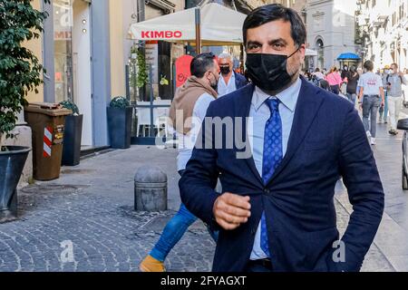 Napoli, giovedì 27 maggio, Luca Palamara è un ex magistrato italiano, ex membro del Consiglio superiore della Magistratura, Implicato nello scandalo delle correnti nel potere giudiziario per l'assegnazione di ruoli importanti dal 19 settembre 2020 è il primo presidente nella storia dell' Associazione Nazionale dei Magistrati ad essere stato espulso durante la presentazione del suo libro il SISTEMA, Edito da Rizzoli, una conferenza sul tema della giustizia in Italia al Teatro Sannazaro. Foto Stock