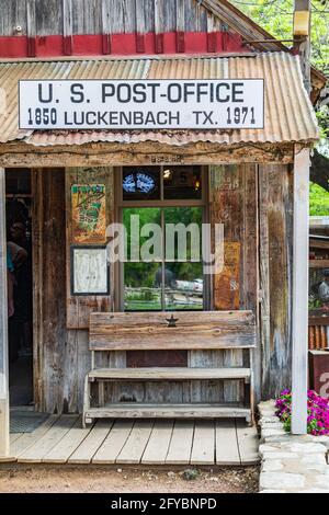 Luckenbach, Texas, Stati Uniti. 13 aprile 2021. Piccolo ufficio postale di Luckenbach, Texas. Foto Stock