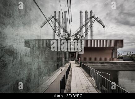 riflessione di una gru istroica Foto Stock