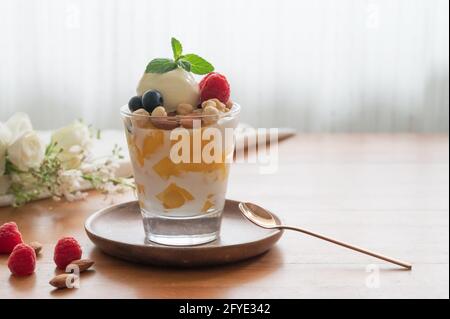 Gelato artigianale al Mango Parfait Foto Stock