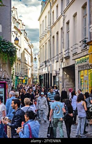 FRANCIA. PARIGI (75) LE MARAIS, RUE DES ROSIERS, QUARTIERE EBRAICO Foto Stock