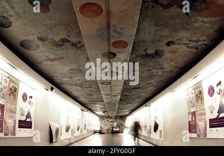 FRANCIA. PARIGI (75) METROPOLITANA, STAZIONE OPERA. STAZIONE APERTA NEL 1903. SI CHIAMA L'OPERA GARNIER, COSTRUITA DALL'ARCHITETTO CHARLES GARNIER Foto Stock
