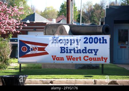 Van Wert, OH, Stati Uniti. Banner che celebra il 200° anniversario della Contea di Van Wert, creata nel 1820. Foto Stock
