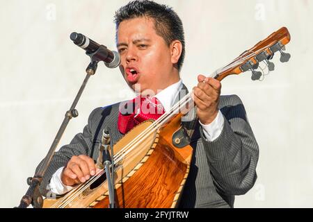 MexFest tradizionale a Yonge-Dundas Square, Toronto, Canada. L'anno 2015 Foto Stock