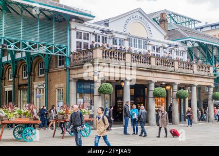 LONDRA, REGNO UNITO - 4 OTTOBRE 2017: Vista del mercato di Covent Garden a Londra. Foto Stock