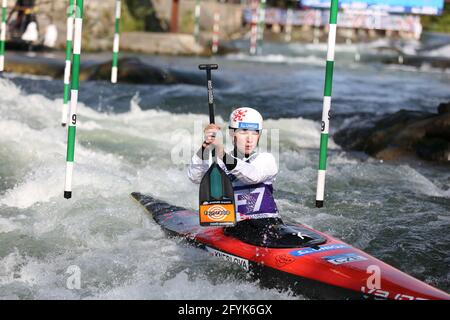 Forerunner KNERLOVA della Repubblica Ceca davanti alla canoa femminile (C1) semifinali durante i Campionati europei di Dora Fiume Baltea maggio Foto Stock