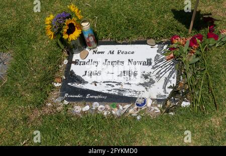 Westminster, California, USA 27 maggio 2021 UNA visione generale dell'atmosfera del musicista/cantante/cantante Bradley James Nowell's grave/Memorial al Westminster Memorial Park il 27 maggio 2021 a Westminster, California, USA. Foto di Barry King/Alamy Stock foto Foto Stock