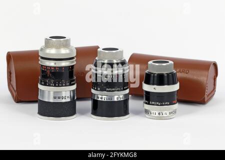 Tre obiettivi vintage per la telecamera svizzera Bolex Paillard D8L Double 8mm dal 1958. Foto Stock