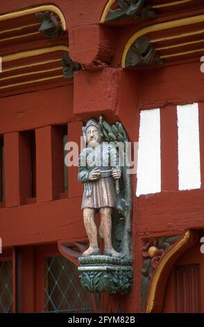 ILLE ET VILAINE (35) BRETAGNA, UNA DELLE CAPITALI STORICHE DEL DUCATO DI BRETAGNA, SCULTURA DI FACCIATA NEL VECCHIO QUARTIERE, RENNES, FRANCIA Foto Stock