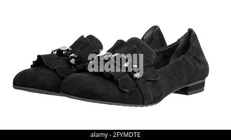 Nuove scarpe femminili in pelle scamosciata isolate su sfondo bianco. Scarpe eleganti. Il file contiene il percorso di ritaglio. Foto Stock