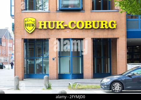 KIEL, GERMANIA - 18 maggio 2021: Kiel, Schleswig-Holstein, Germania, 18 2021 maggio, Sede della compagnia di assicurazioni tedesca Huk coburg Foto Stock