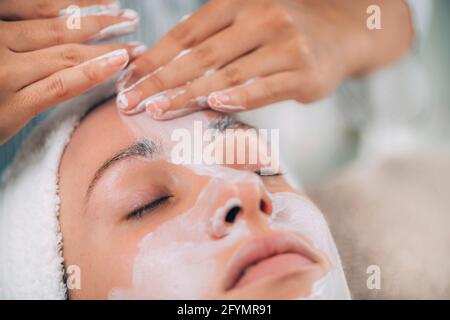Maschera facciale cosmetica ringiovanente Foto Stock