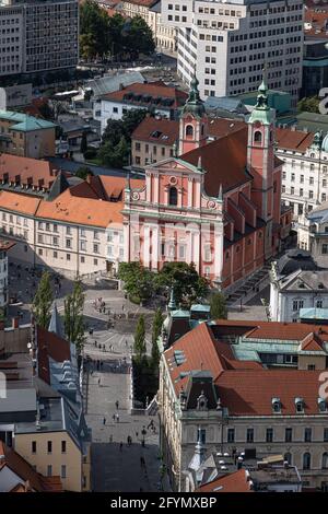 Lubiana, Slovenia - 13 agosto 2020: Paesaggio urbano di Lubiana, la capitale della Repubblica Slovenia Foto Stock