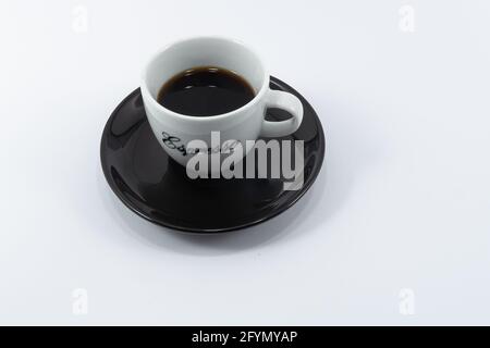 Zurigo, Svizzera - 12 giugno 2020: Una tazza di caffè espresso Foto Stock