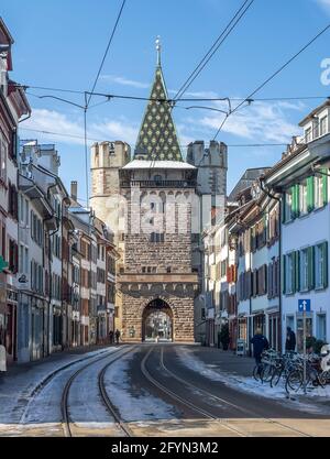 Basilea, Svizzera - 14 febbraio 2021: Spalentor a Basilea è una ex porta della città. Sono considerati una delle porte piu' belle della citta' in SW Foto Stock