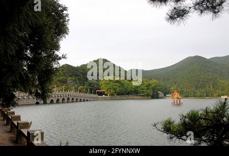 Lushan montagna nella provincia di Jiangxi, Cina. Il lago Lulin sul Monte Lu fa parte della bellezza naturale di questa montagna panoramica. Foto Stock