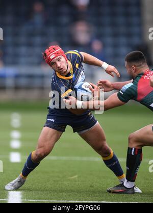 Sixways Stadium, Worcester, Worcestershire, Regno Unito. 29 maggio 2021. Premiership Rugby, Worcester Warriors vs. Leicester Tigers; Dan Kelly of Leicester Tigers Tigers Tackles Harri Doel of Worcester Warriors Credit: Action Plus Sports/Alamy Live News Foto Stock