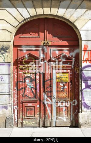 Vienna, Austria. Vecchia porta d'ingresso a Vienna in Burggasse Foto Stock
