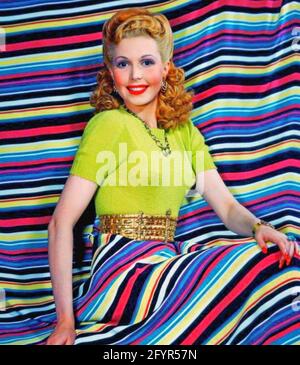 ANN MILLER (1923-2004) attrice, ballerino e cantante americano circa 1944 Foto Stock