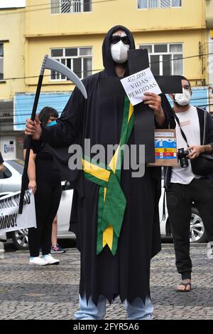 Pouso Alegre, Brasile. 29 maggio 2021. Dimostrazione fuori Bolsonaro tenuto nel centro della città di Pouso Alegre/MG questo Sabato (29). Credit: Lucas Barbosa/FotoArena/Alamy Live News Foto Stock