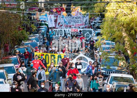 Porto Alegre, Brasile. 29 maggio 2021. Questo sabato (29), in tutto il Brasile c'è stata un'ondata di protesta contro il governo Bolsonaro. A Porto Alegre l'atto è iniziato di fronte al Palazzo Comunale. Credit: Brayan Martins/FotoArena/Alamy Live News Foto Stock