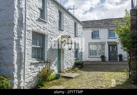 Il pittoresco villaggio di Dent, a Dentdale, Cumbria, ma anche nello Yorkshire Dales National Park. Foto Stock