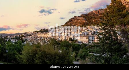 Cazorla, comune situato nella provincia di Jaen, in Andalusia, Spagna. Si trova nella regione della Sierra de Cazorla, essendo il suo più importante Foto Stock