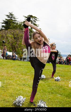 Giovane ragazza al ballo mostra al Rhu Gala, Scozia Foto Stock