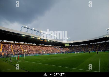 Kharkiv, Ucraina - 29 maggio 2021: La partita di calcio della PFL Ucraina FC Metal vs Krivbass Foto Stock