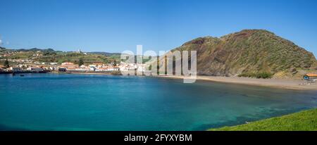 Spiaggia di Porto PIM e panorama del Monte Queimado Foto Stock