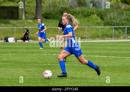 Neath, Galles. 30 maggio 2021. Amy Williams of Abergavenny Women durante la partita della Orchard Welsh Premier Women's League tra Swansea City Ladies e Abergavenny Women alla Llandarcy Academy of Sport di Neath, Galles, Regno Unito, il 30 maggio 2021. Credit: Duncan Thomas/Majestic Media/Alamy Live News. Foto Stock