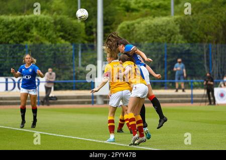 Milngavie, West Dunbartonshire, Regno Unito. 30 maggio 2021. Azione durante la Scottish Building Society Scottish Women's Premier League 1 Fixture Rangers FC vs Motherwell FC, Rangers FC Training Complex, Milngavie, West Dunbartonshire, 30/05/2021. | Credit Alamy Live News Foto Stock