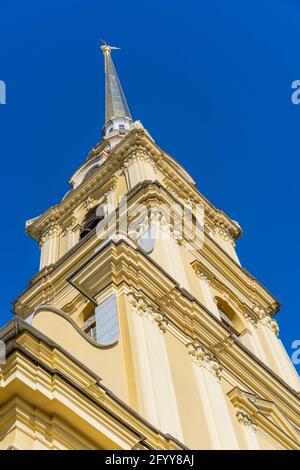 Pietro e Paolo Fortezza, l'edificio principale del campanile. Una popolare destinazione turistica a San Pietroburgo, Russia. Fondata dall'Imperatore Russo Foto Stock