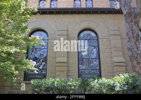 Palo Alto, CA, USA, 2.09.2020 - Memorial Church vetrate colorate, Stanford Foto Stock