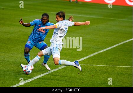 Chester, Pennsylvania, Stati Uniti. 30 maggio 2021. 30 maggio 2021, Chester PA- giocatore di Philadelphia Union, ALEJANDRO BEDOYA (11) in azione contro Portland Timbers giocatore YIMMI CHARA (23) a Subaru Park Credit: Ricky Fitchett/ZUMA Wire/Alamy Live News Foto Stock