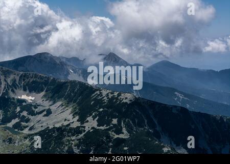 Incredibile paesaggio estivo dal Monte Pirin, Bulgaria Foto Stock