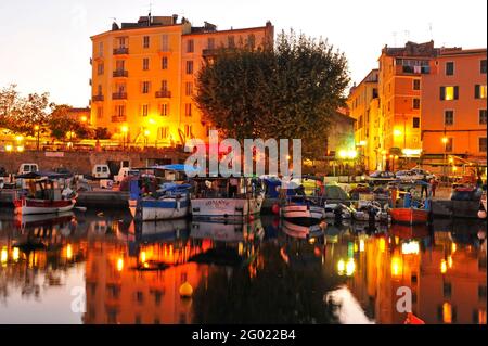 FRANCIA. CORSE DU SUD (2A) AJACCIO. IL PORTO DI PESCA Foto Stock