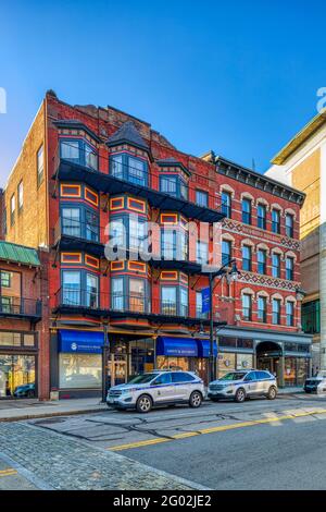 Dwight Building (264) e Richmond Building (270), costruiti su Weybosset Street nel 1892 e nel 1876, fanno ora parte del campus della Johnson & Wales University. Foto Stock