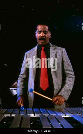 Bobby Hutcherson, americanischer vibrafonist des Modern Jazz, Auftritt beim Jazz Fest Berlin, Philharmonie, 1986. Bobby Hutcherson, violaphone americano del jazz moderno, esibizione al Jazz Fest di Berlino, Philharmonie, 1986. Foto Stock