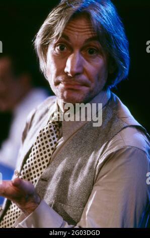 Charlie Watts, britischer Musiker, Auftritt mit seinem Orchester beim Jazz Fest Berlin, Philharmonie, 1986. Charlie Watts, musicista britannico, sul palco con la sua Big Band al Jazz Fest Berlin, Philharmonie, 1986. Foto Stock