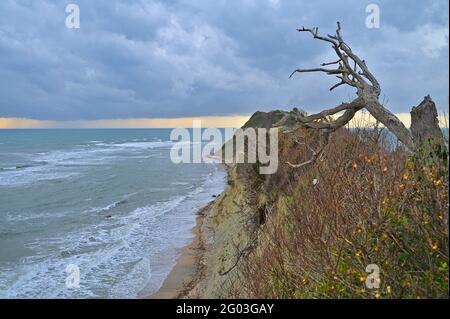 Kepi i Rodonit nel nord-ovest dell'Albania in una giornata nuvolosa Foto Stock