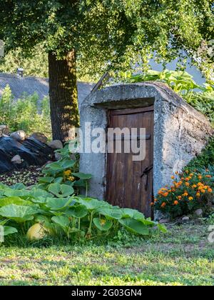 Un antico e tradizionale dispensa. Podlasie. Podlachia. La Polonia, l'Europa. La regione è chiamato Podlasko o Podlasze Foto Stock