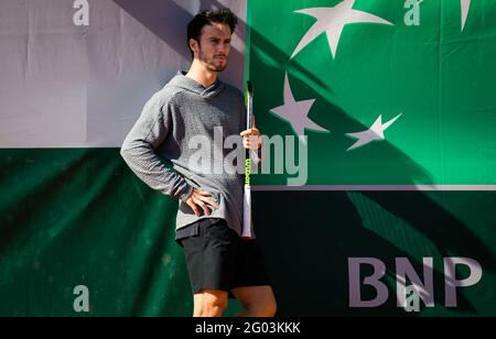 Javier Marti con Paula Badosa della Spagna durante le prove libere davanti al Roland-Garros 2021, torneo di tennis Grand Slam, Qualifiche, il 28 maggio 2021 allo stadio Roland-Garros di Parigi, Francia - Photo Rob Prange / Spain DPPI / DPPI / LiveMedia Foto Stock