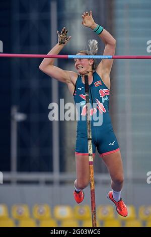 Holly Bradshaw (GBR) si posiziona terzo nella volta del palo delle donne A 15-6½ (4.74m) durante la World Athletics Doha Diamond League Incontro a Suhaim Bin Hama Foto Stock