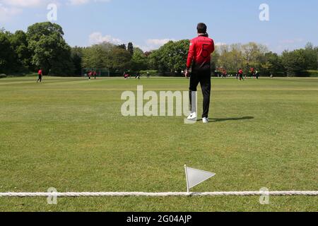 Vista generale dell'azione durante Brentwood CC vs Hornchurch CC, Hamro Foundation Essex League Cricket presso l'Old County Ground il 29 maggio 2021 Foto Stock