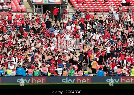 LONDRA, REGNO UNITO. 31 MAGGIO: Fan di Morecambe durante la partita Sky Bet League 2 tra Morecambe e Newport County al Wembley Stadium, Londra, lunedì 31 maggio 2021. (Credit: Juan Gasparini | MI News) Credit: MI News & Sport /Alamy Live News Foto Stock