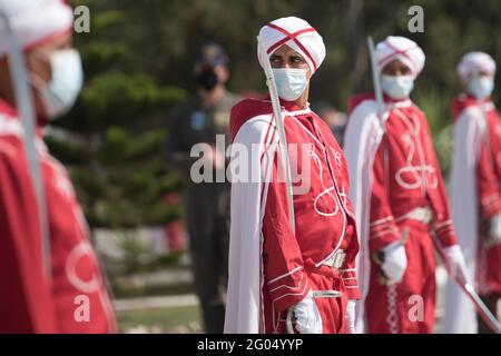 Reportage: Le truppe tunisine di guardia d'onore preparano per l'arrivo del Segretario della Difesa Dr. Mark T. Esper Tunis, Tunisia, 30 settembre 2020. Foto Stock