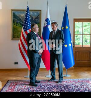 Il Segretario di Stato Michael R. Pompeo incontra il Presidente sloveno Borut Pahor a Lubiana, Slovenia, il 13 agosto 2020 Foto Stock